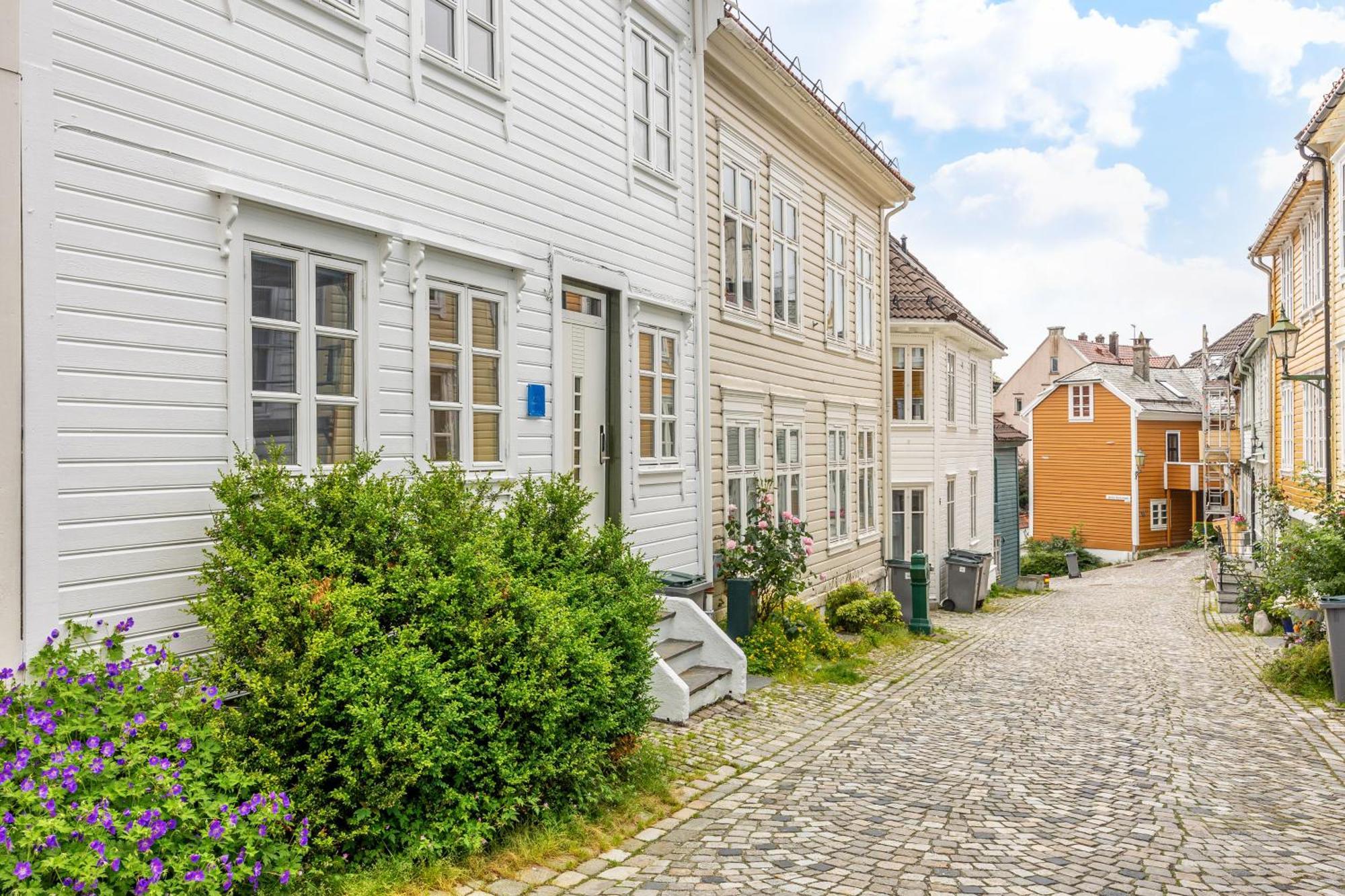 Homerentals Apartments - Behind Bryggen & Historic Cobblestone Streets - 2 Floor Renovated From February 2025 Берген Экстерьер фото